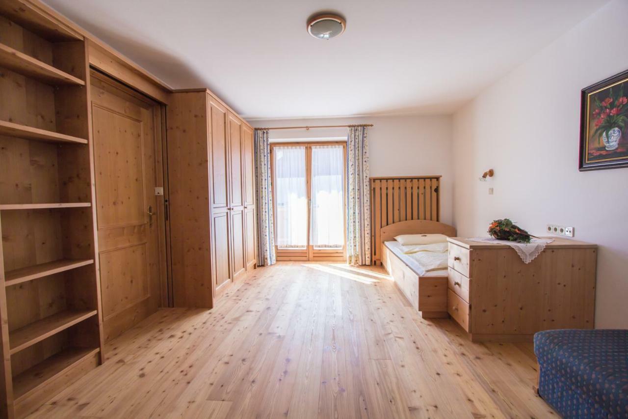 Mutznhof Villa Dobbiaco Bagian luar foto